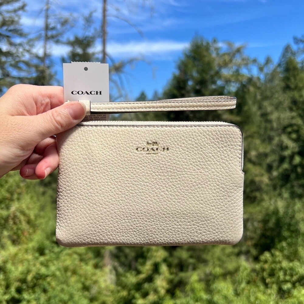 COACH Chalk White Pebble Leather Wristlet Wallet Clutch with Gold Hardware NWT